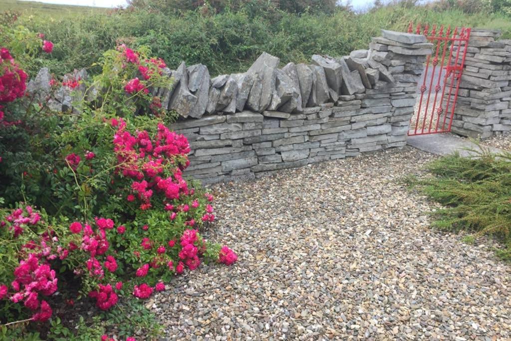 Red Stonecutters Cottage, Doolin Carrowauff Екстериор снимка