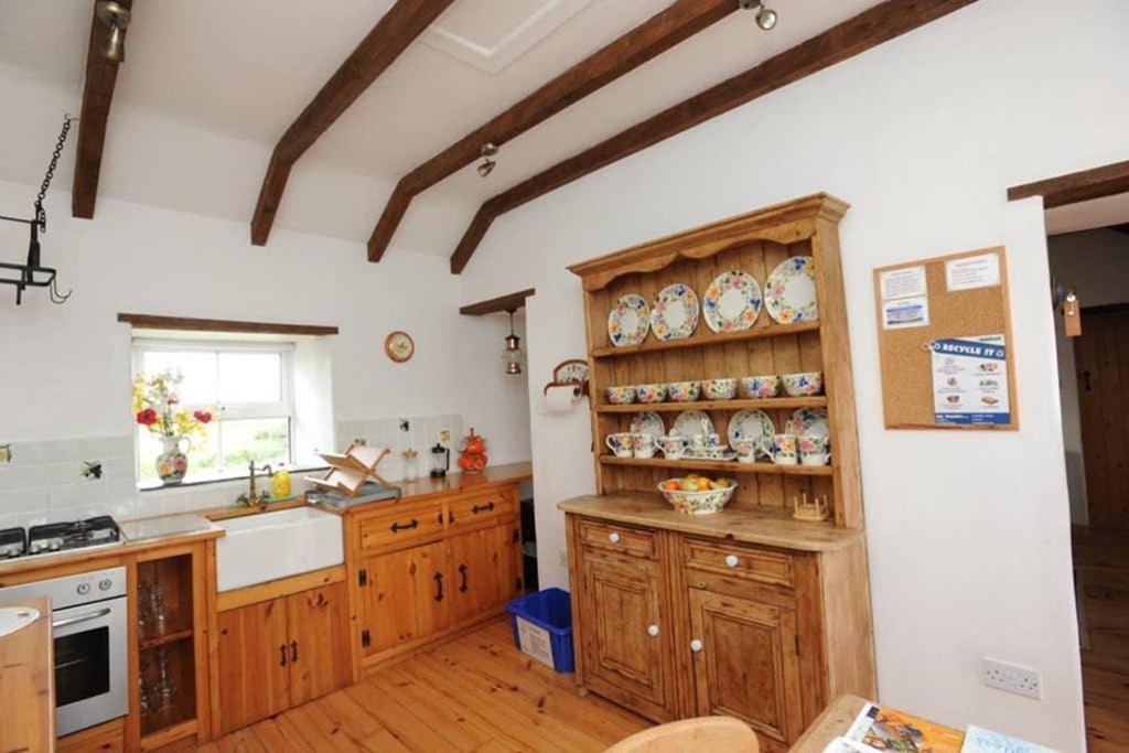 Red Stonecutters Cottage, Doolin Carrowauff Екстериор снимка